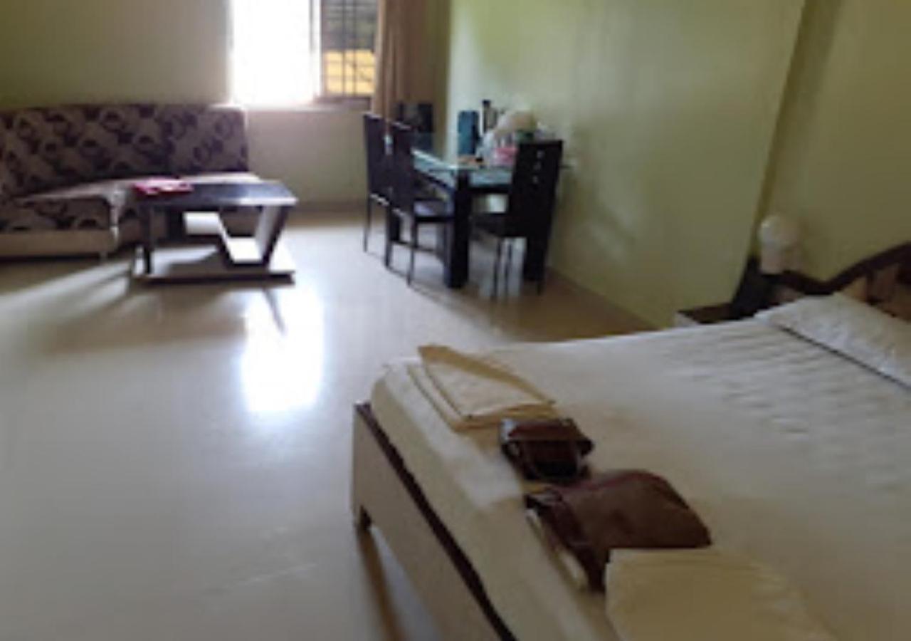 Hotel Blue Paradise Chandrapur Esterno foto
