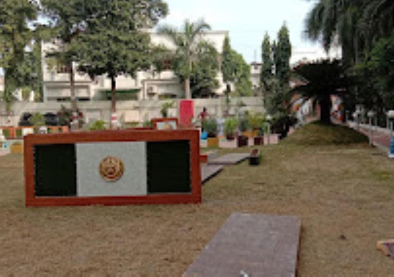 Hotel Blue Paradise Chandrapur Esterno foto